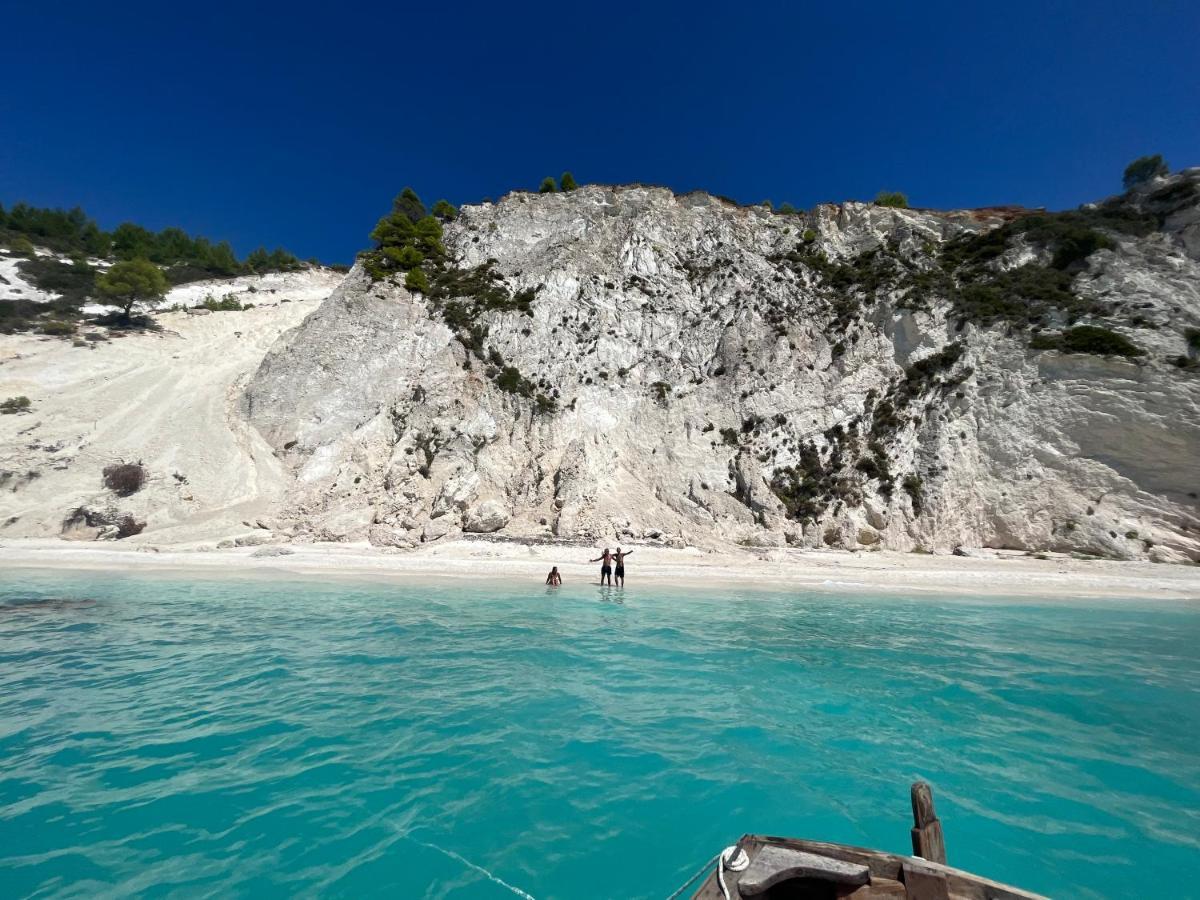 Apollonides Seafront Villa1 Aoede Lixouri Dış mekan fotoğraf